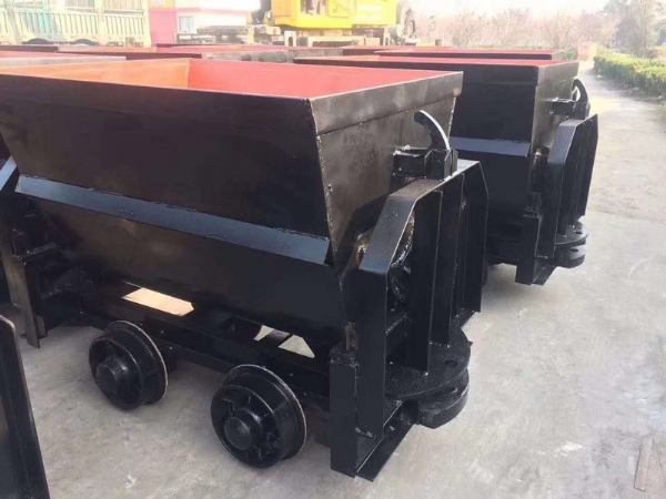 翻斗式礦車(chē)